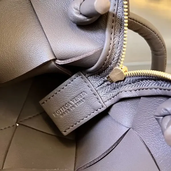 Bottega Veneta Cassette Camera Bag - Image 11