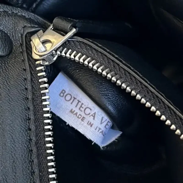 Bottega Veneta  Cassette 2022 - Image 10