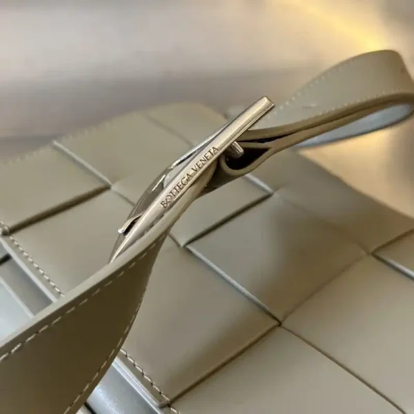 Bottega Veneta Cassette 2.0 Beige - Image 9