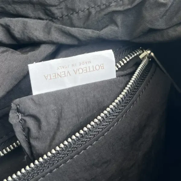 Bottega Veneta Messanger Bag - Image 5
