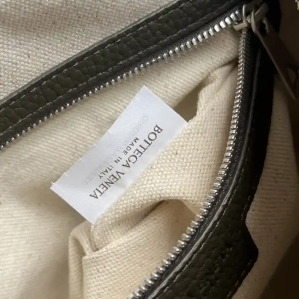 Bottega Veneta Camera Bag - Image 4
