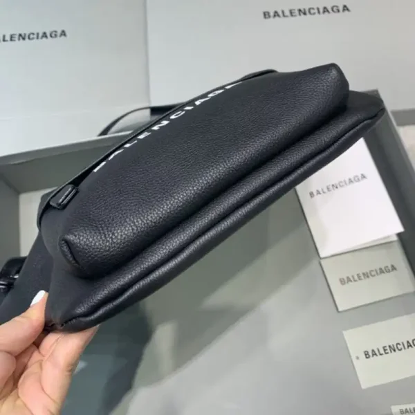 Balenciaga Everyday Bag Black - Image 4