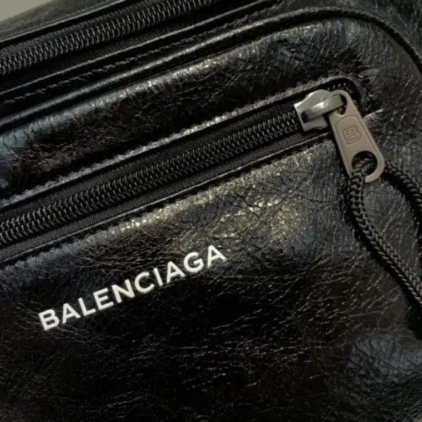 Balenciaga Everyday Bag Patent Black - Image 4