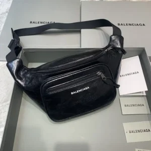 Balenciaga Everyday Bag Patent Black