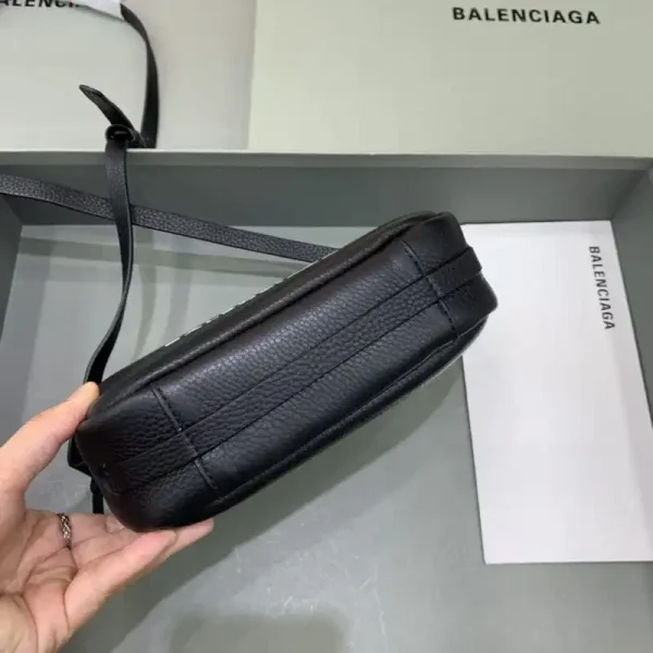 Balenciaga Camera Bag - Image 5