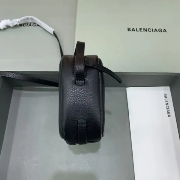 Balenciaga Camera Bag - Image 2