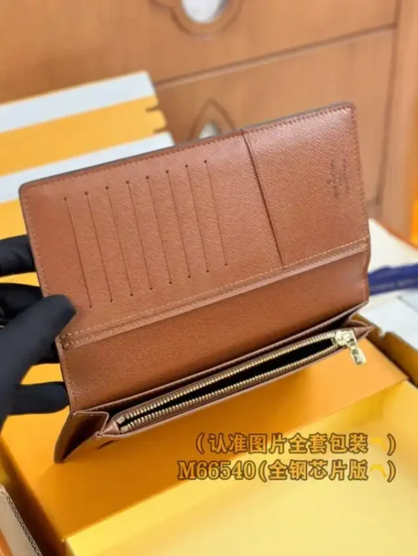 Louis Vuitton Brazza Wallet Brown - Image 5