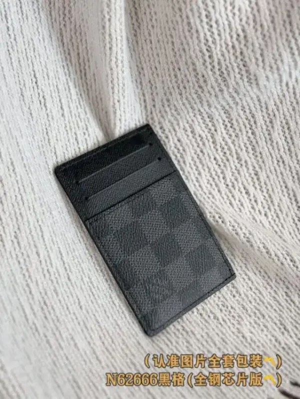 Louis Vuitton Card Holder Black Grid - Image 7