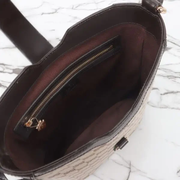 Gucci   Medium Bucket Beige - Image 9