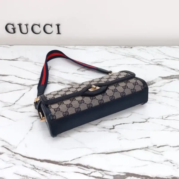 Gucci  Luce Shoulder Bag in Black - Image 3