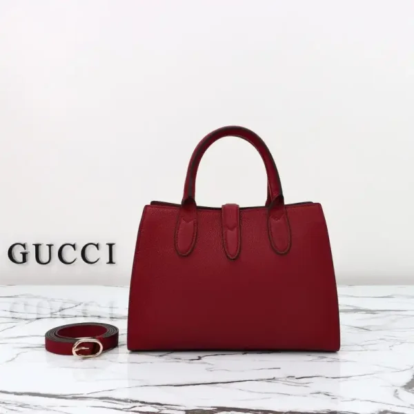 Gucci Jackie Tote  Hook Closure Red - Image 2