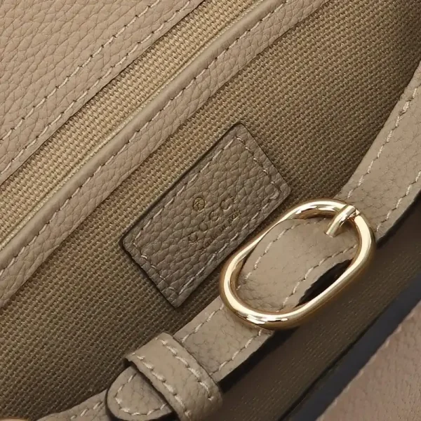 Gucci Jackie Tote  Hook Closure Beige - Image 2