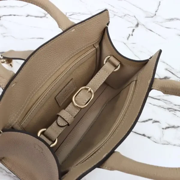Gucci Jackie Tote  Hook Closure Beige - Image 4