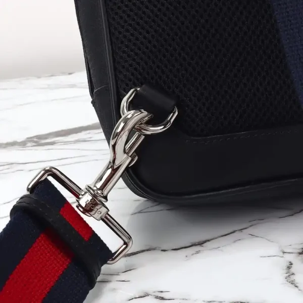 Gucci  Supreme Sling Bag Black - Image 3