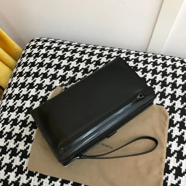 Bottega Veneta Clutch Black - Image 3