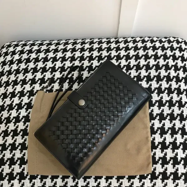 Bottega Veneta Clutch Black - Image 4