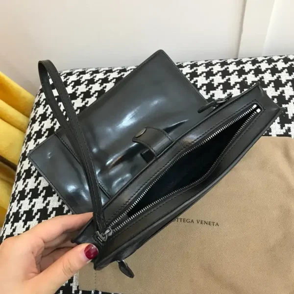 Bottega Veneta Clutch Black - Image 9