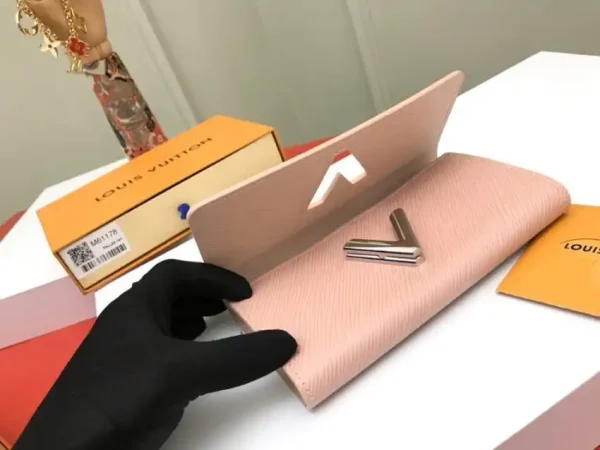 Louis Vuitton Twist Wallet Pink - Image 6