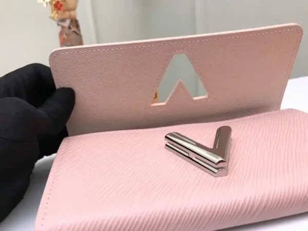 Louis Vuitton Twist Wallet Pink - Image 8