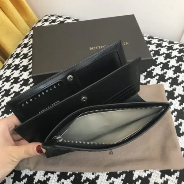 Bottega Veneta Intrecciato Pouch - Image 7