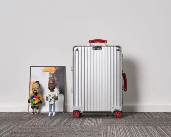 Rimowa Classic Suitcase - Image 2