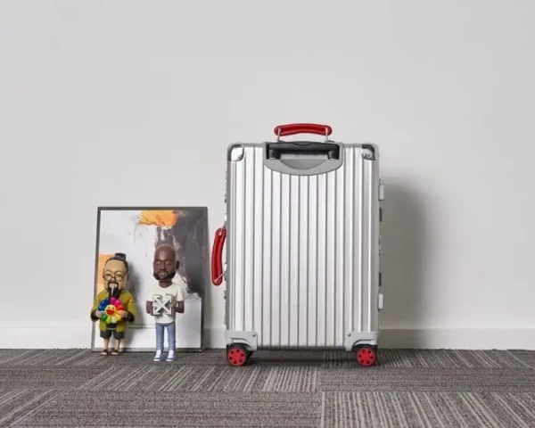 Rimowa Classic Suitcase - Image 3