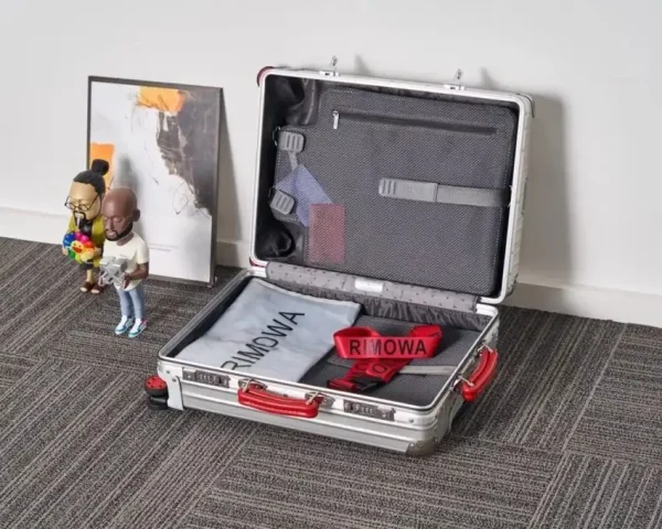 Rimowa Classic Suitcase - Image 9