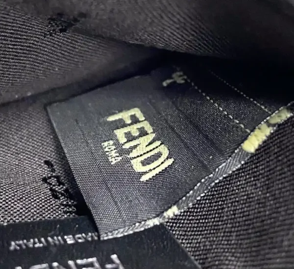 Fendi Card Holder - Image 8