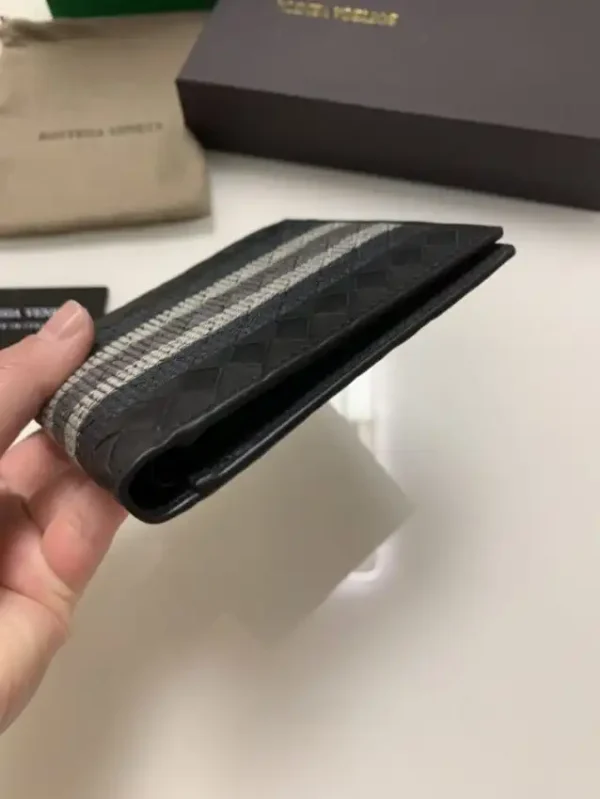Bottega Veneta 2 Fold Wallet Exclusive - Image 2