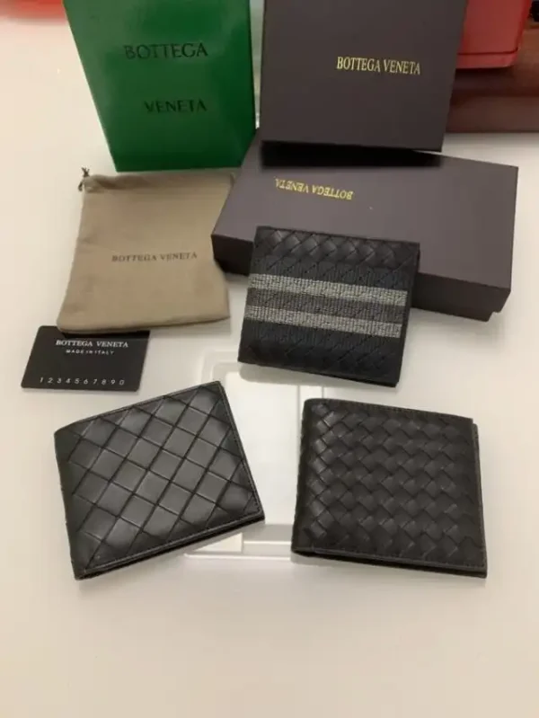 Bottega Veneta 2 Fold Wallet Exclusive