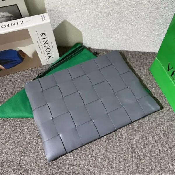 Bottega Veneta Cassette Clutch - Image 5