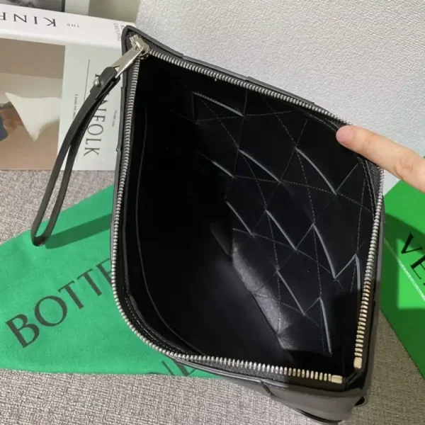 Bottega Veneta Cassette Clutch Black - Image 7