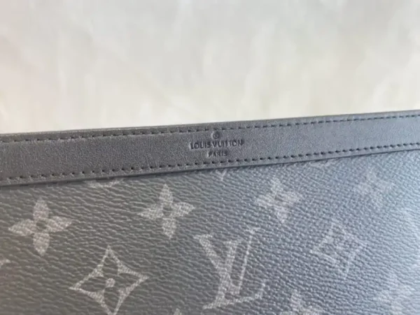 Louis Vuitton Gaston Wallet - Image 9