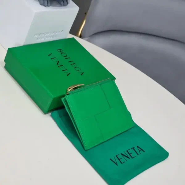 Bottega Veneta Large Zipper Card Holder - Image 5