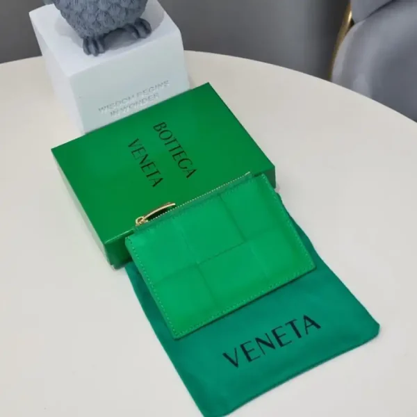 Bottega Veneta Large Zipper Card Holder - Image 9