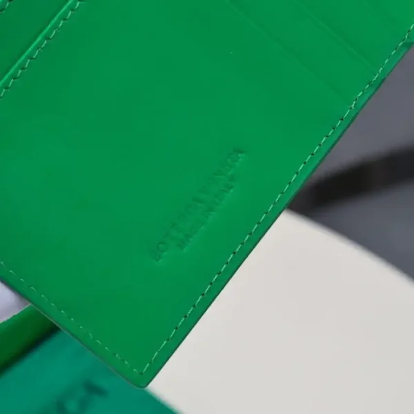 Bottega Veneta Large Zipper Card Holder - Image 2