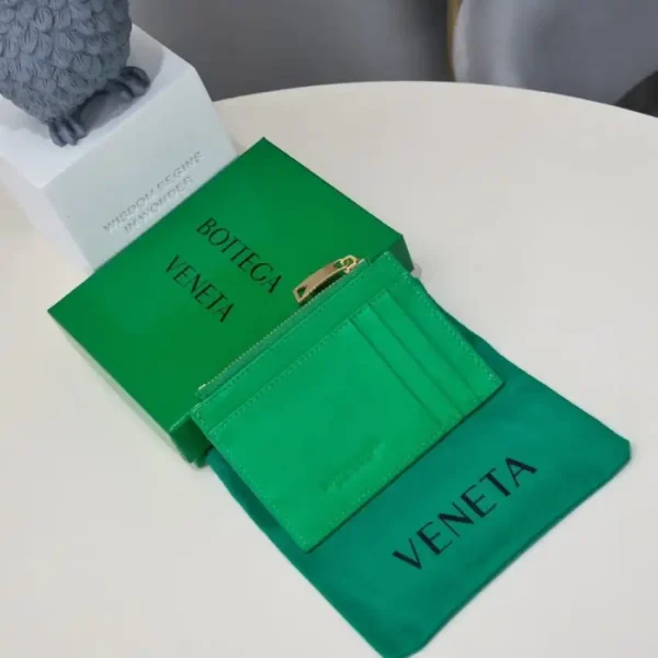 Bottega Veneta Large Zipper Card Holder - Image 10