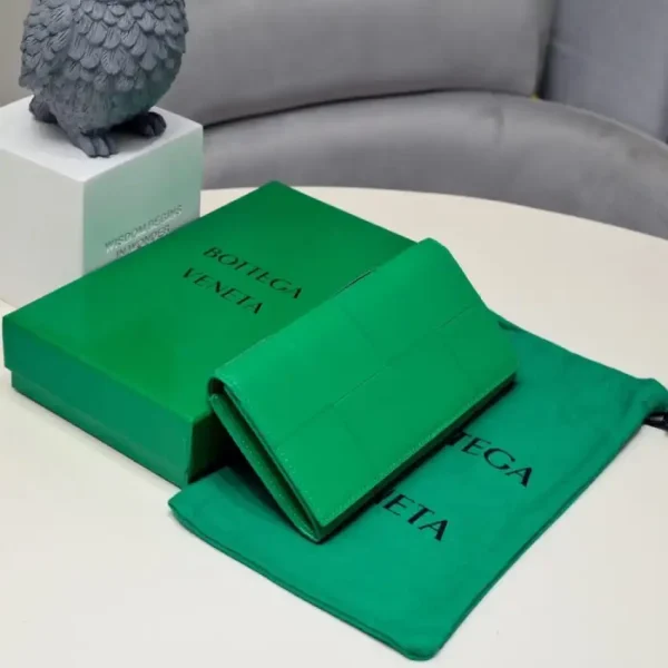 Bottega Veneta Intrecciato Long Wallet - Image 2