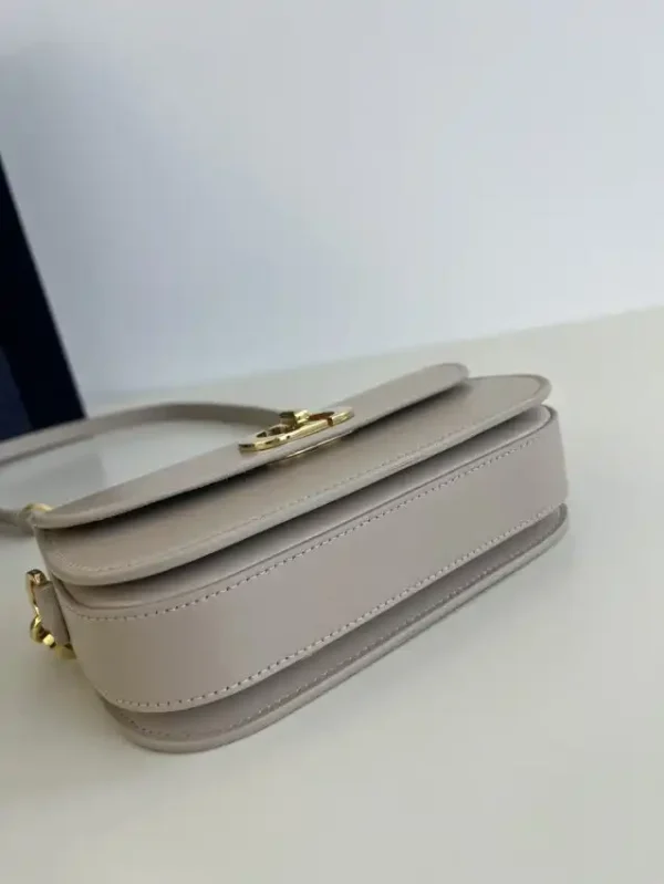 Dior 30 Montaigne Avenue Bag Beige - Image 6