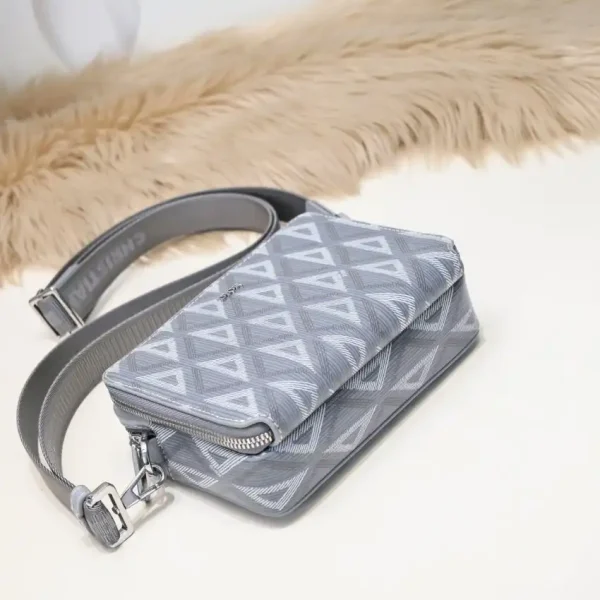 Dior Zipped Pouch  Diamond Blue - Image 2