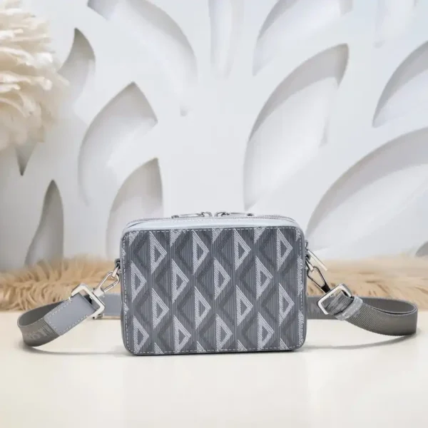 Dior Zipped Pouch  Diamond Blue - Image 9