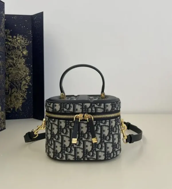 Dior Signature Vanity