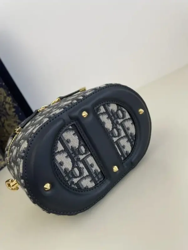 Dior Signature Vanity - Image 5