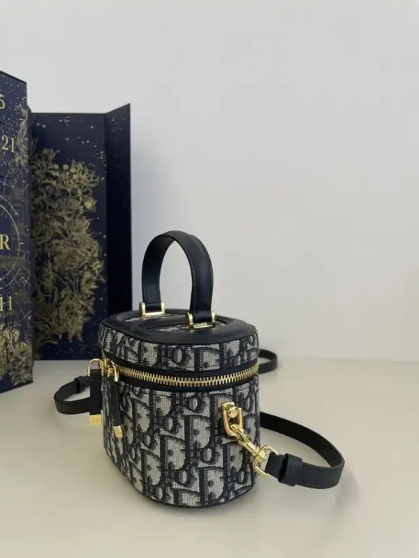 Dior Signature Vanity - Image 6