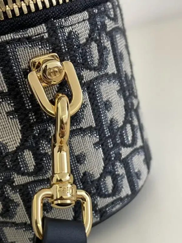 Dior Signature Vanity - Image 3