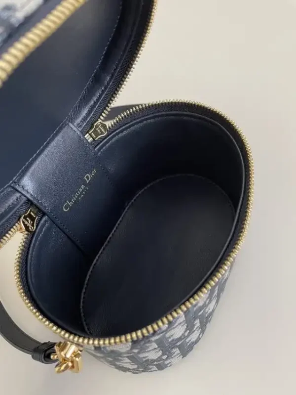Dior Signature Vanity - Image 8