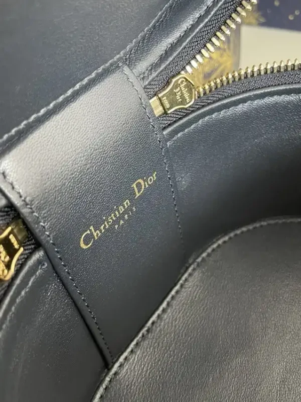 Dior Signature Vanity - Image 9