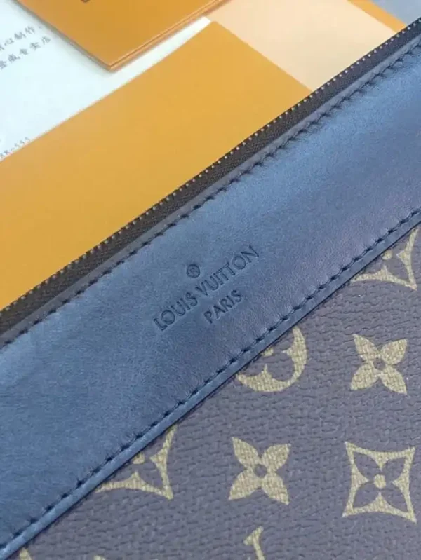 Louis Vuitton Pochette Voyage Souple Brown - Image 5