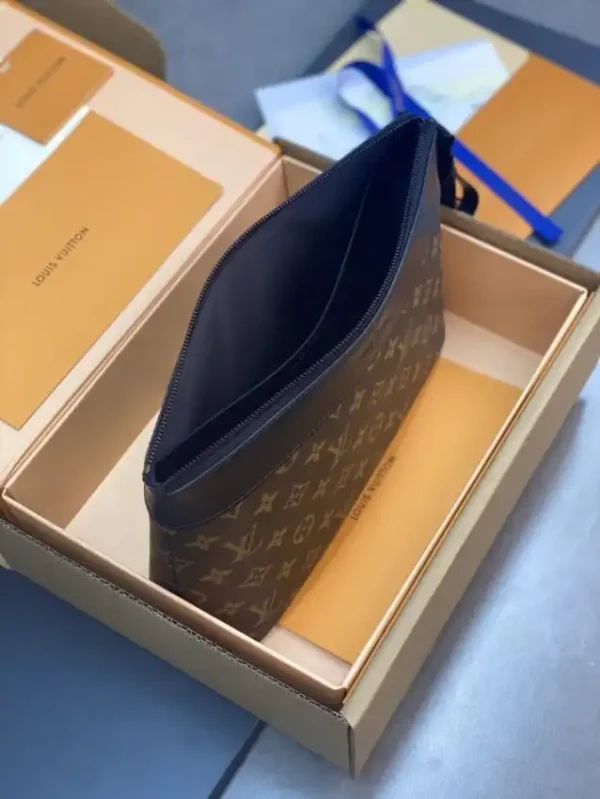 Louis Vuitton Pochette Voyage Souple Brown - Image 7