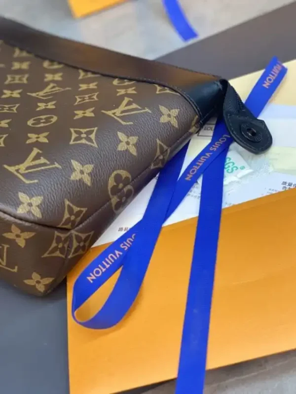 Louis Vuitton Pochette Voyage Souple Brown - Image 2